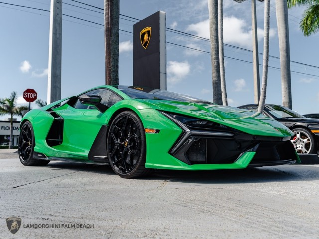 Lamborghini Revuelto