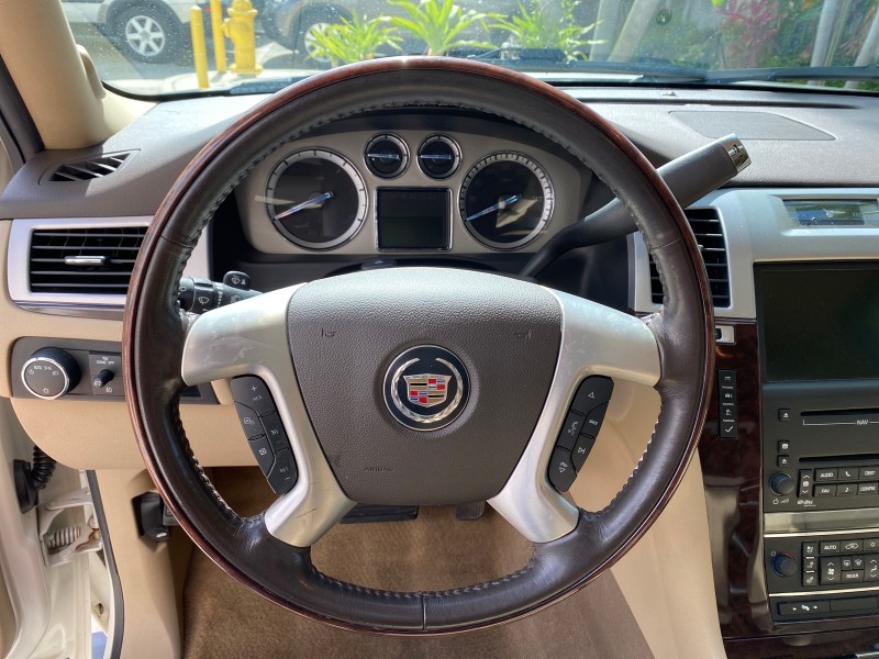 2010 Cadillac Escalade SUNROOF NAV Premium LOW MILES 66,933 in ,