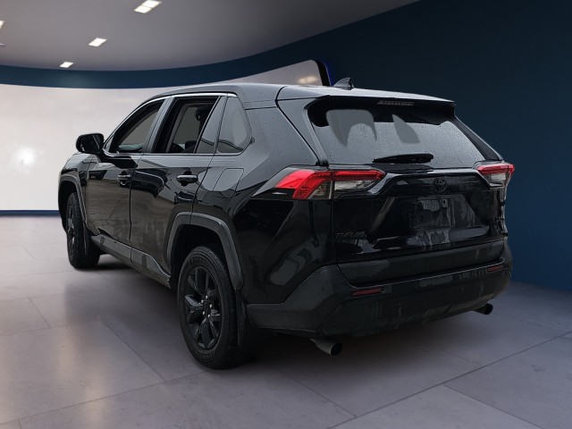 2022 Toyota RAV4 LE 3