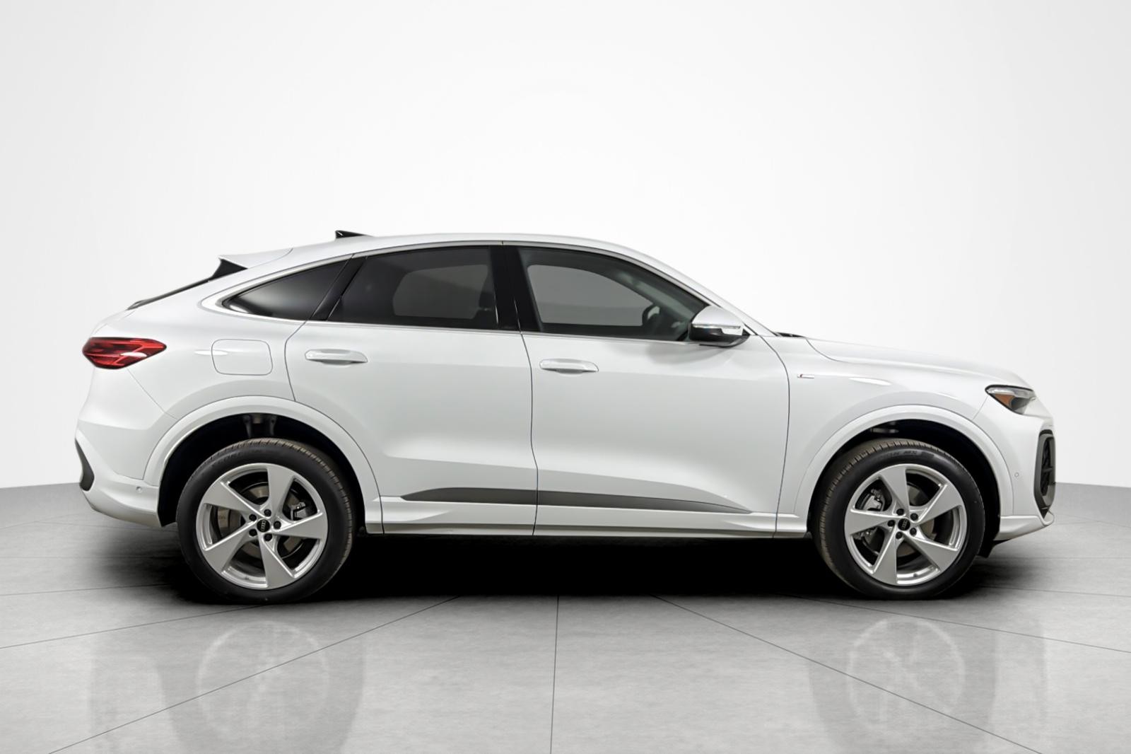 New 2026 Glacier White Metallic Audi Premium Plus 2.0 TFSI quattro image 7