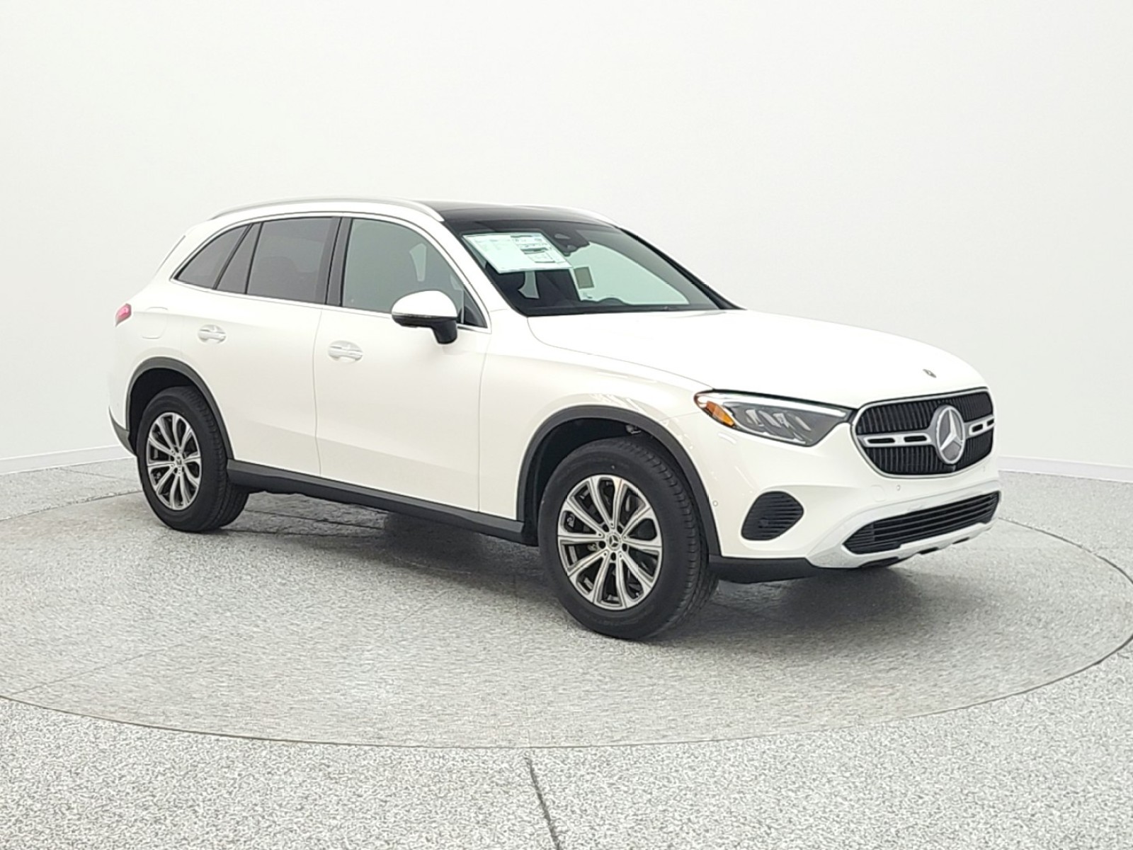 New 2026 Polar White Mercedes-Benz GLC 300 image 3