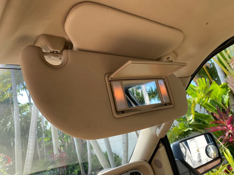2010 Lincoln Navigator 4WD SUNROOF LOW MILES 31,209 in , 