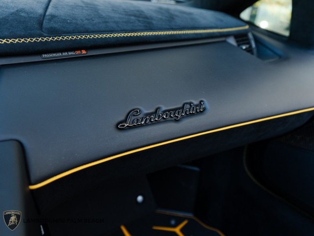 Lamborghini Aventador