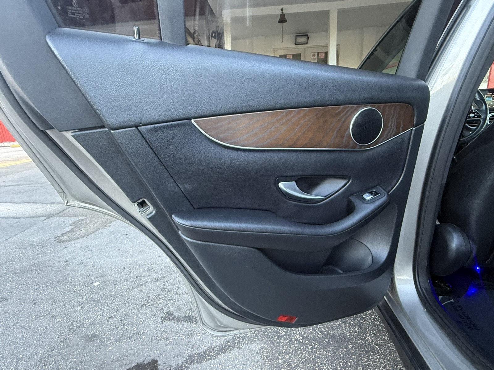 2021 Mercedes-Benz GLC-Class - $18,277