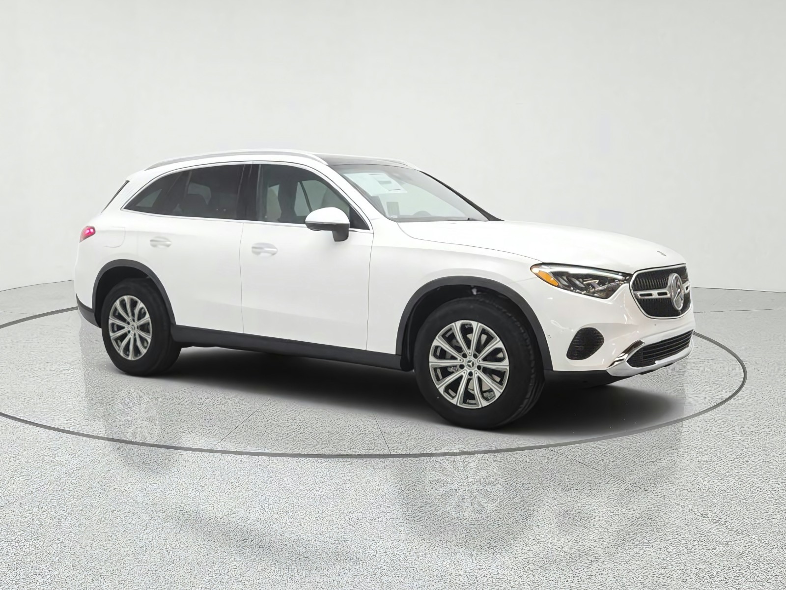New 2027 Polar White Mercedes-Benz GLC 300 SUV image 3