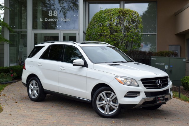 2014 Mercedes-Benz ML 350 4MATIC AWD One Owner Navi Leather Moonroof Heated Front Seats Rear View Camera Trailer Hitch MSRP $55,710 2