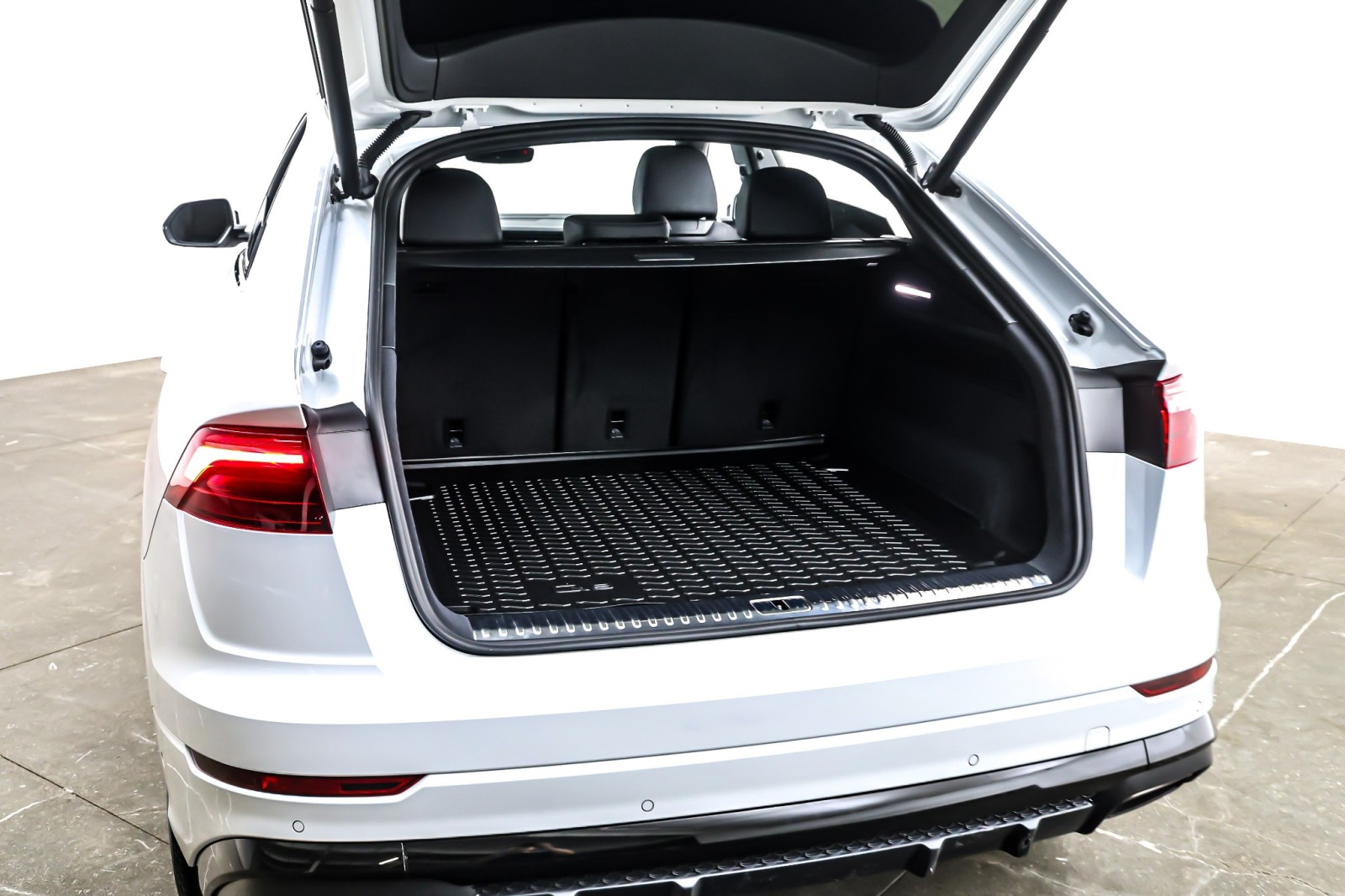 Used 2024 Glacier White Metallic Audi Premium Plus 55 TFSI quattro image 24