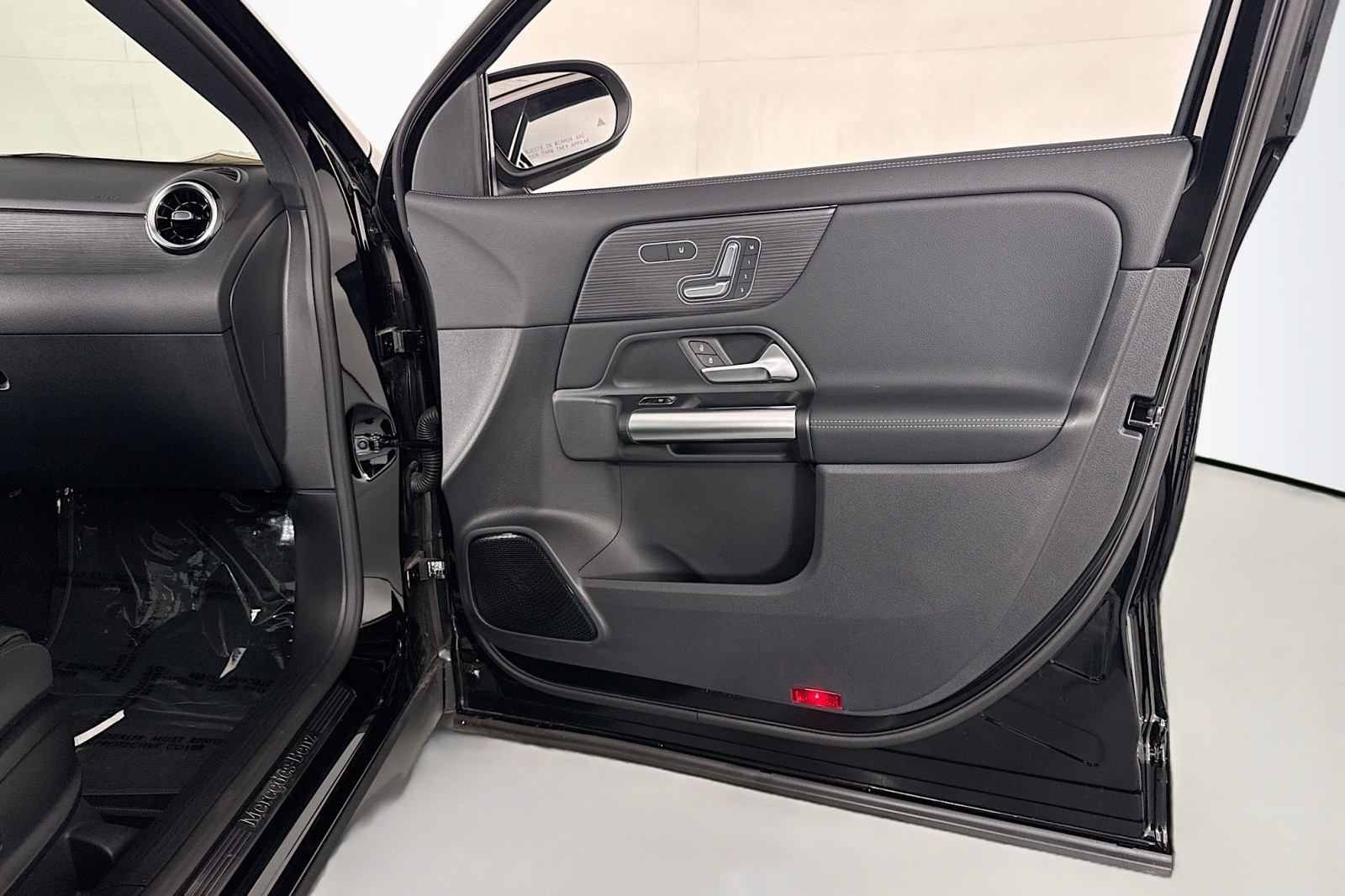 New 2026 Night Black Mercedes-Benz GLA 250 SUV image 23