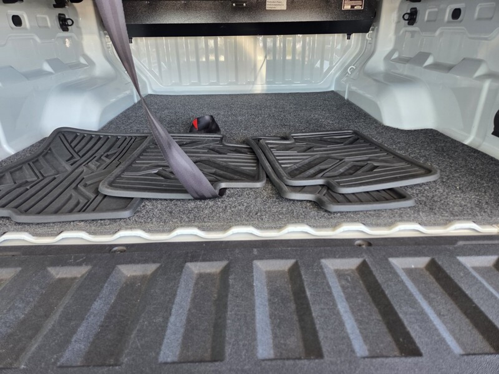 Used 2024 WHITE GMC 4WD Crew Cab AT4 image 17
