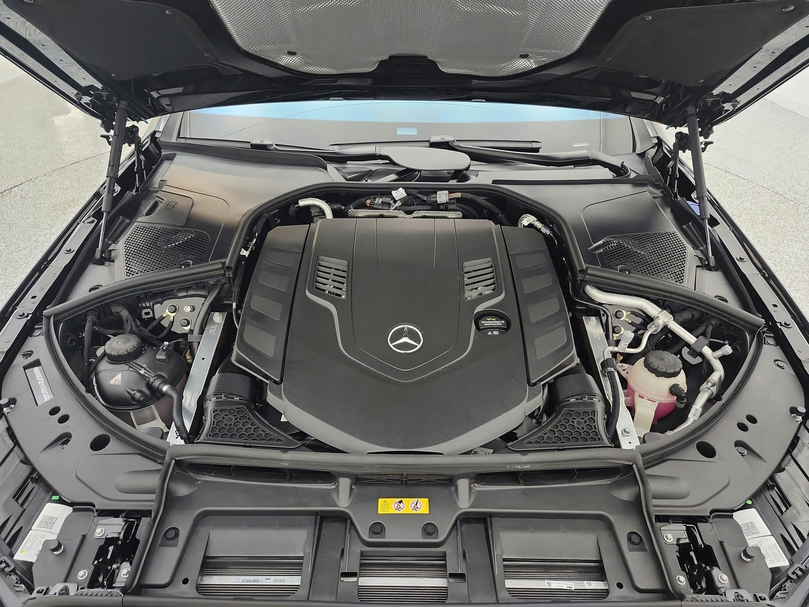 New 2026 Obsidian Black Metallic Mercedes-Benz S 580 image 12