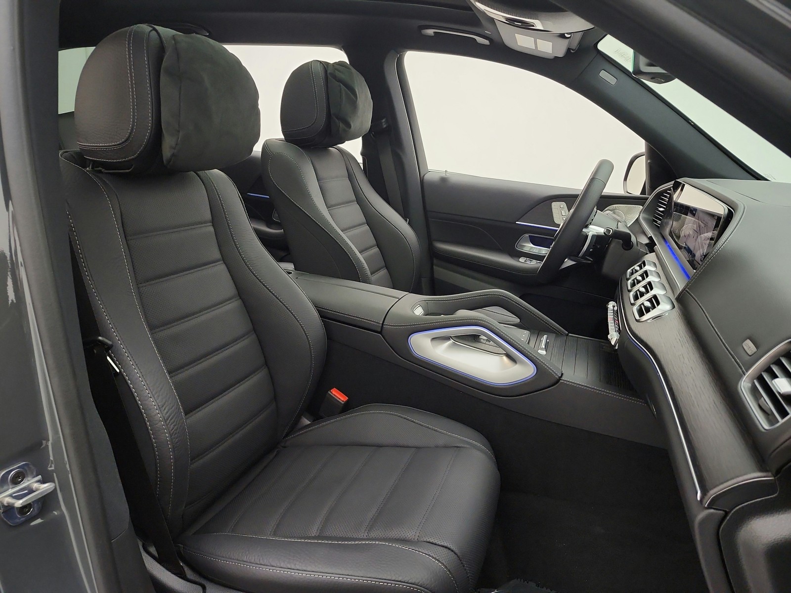 New 2026 MANUFAKTUR Signature Silicon Grey Mercedes-Benz GLS 450 image 14