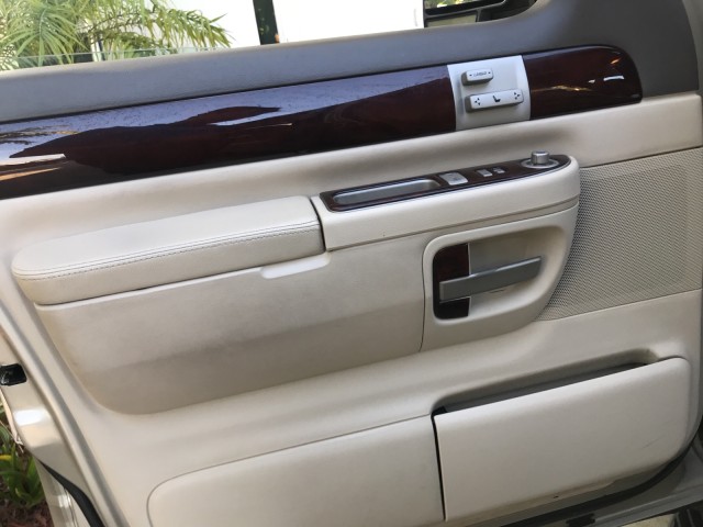 2004 Lincoln Aviator Ultimate Leather Sunroof Heated and Cooled Seats 7 Passenger in pompano beach, Florida