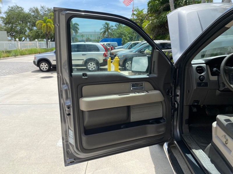 2010 Ford F-150 4 DR CREW XL LOW MILES 34,625 in , 