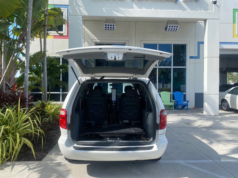 2006 Dodge Caravan SXT LOW MILES 28,367 1 OWNER HANDICAP LIFT in , 