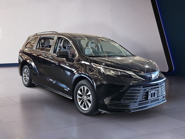 2021 Toyota Sienna LE 7