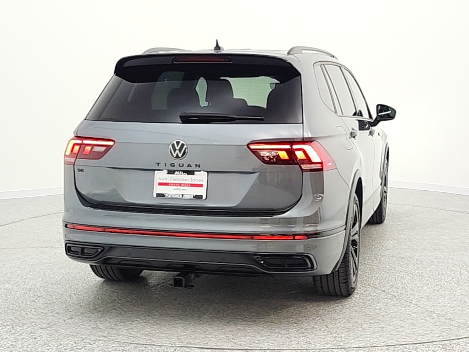 Used 2024 Platinum Gray Metallic Volkswagen 2.0T SE R-Line Black FWD image 6