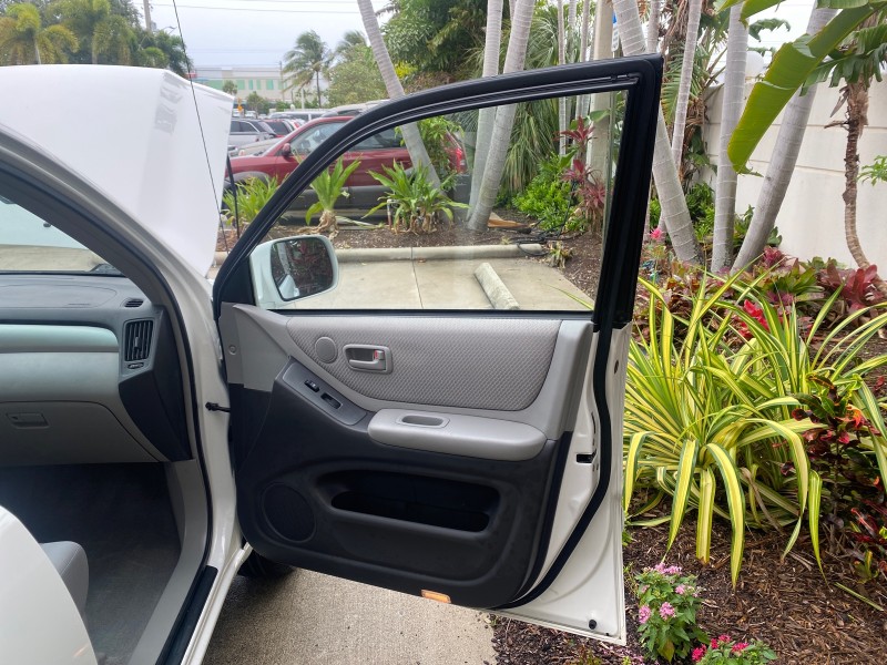 2006 Toyota Highlander 1 OWNER FL LOW MILES 49,290 SUV in , 