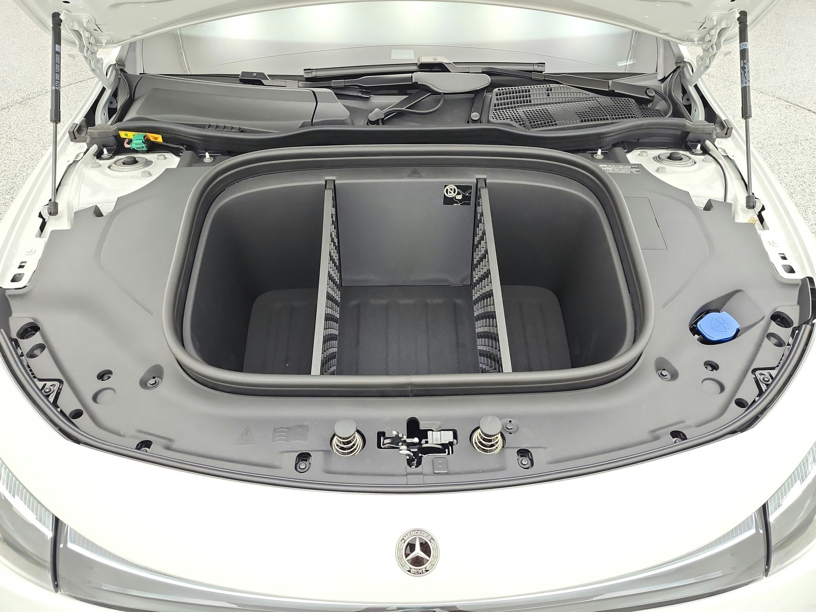 New 2027 Polar White Mercedes-Benz CLA 350 Electric 4MATIC® image 12