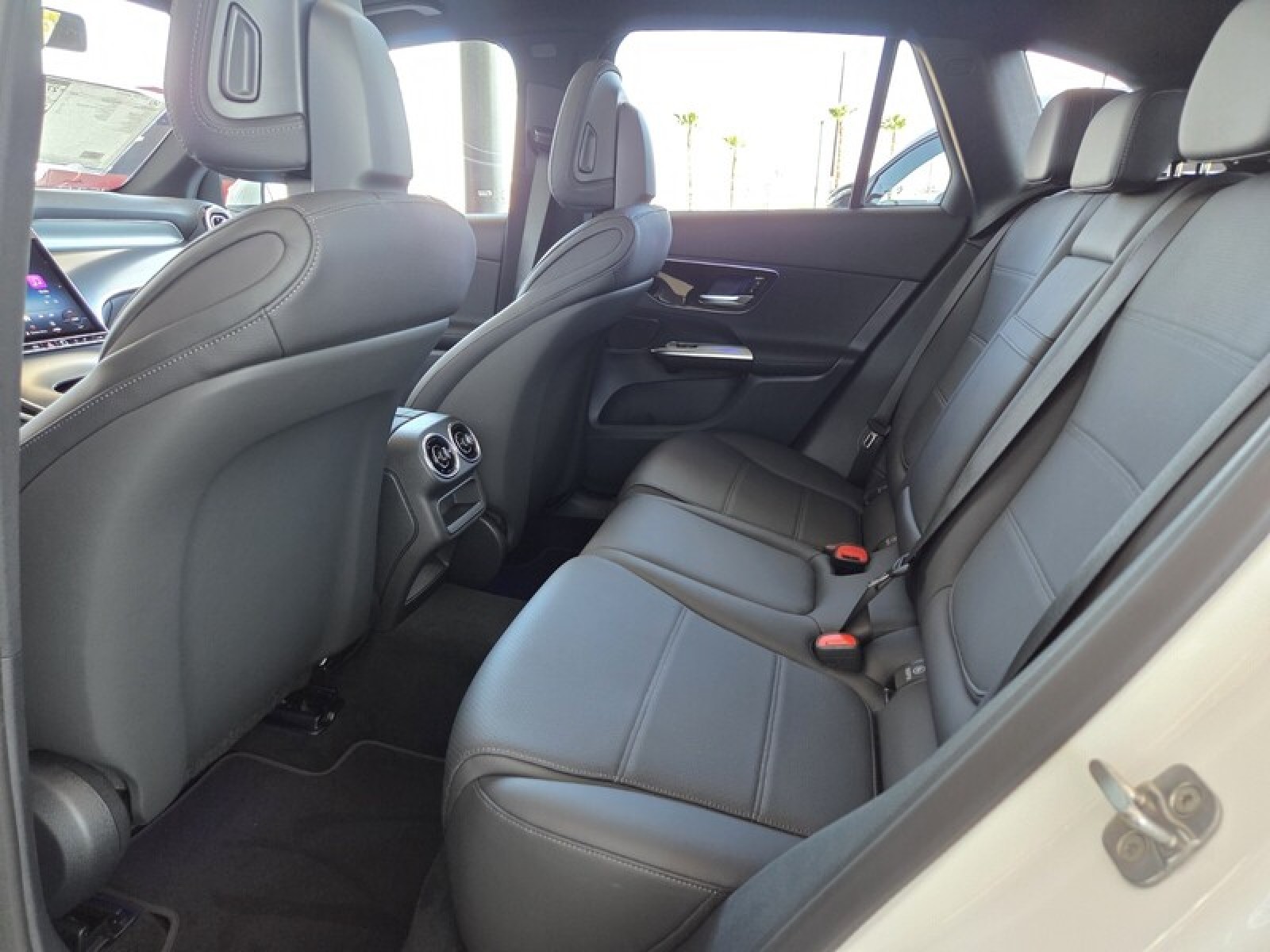 New 2027 Polar White Mercedes-Benz GLC 300 SUV image 12