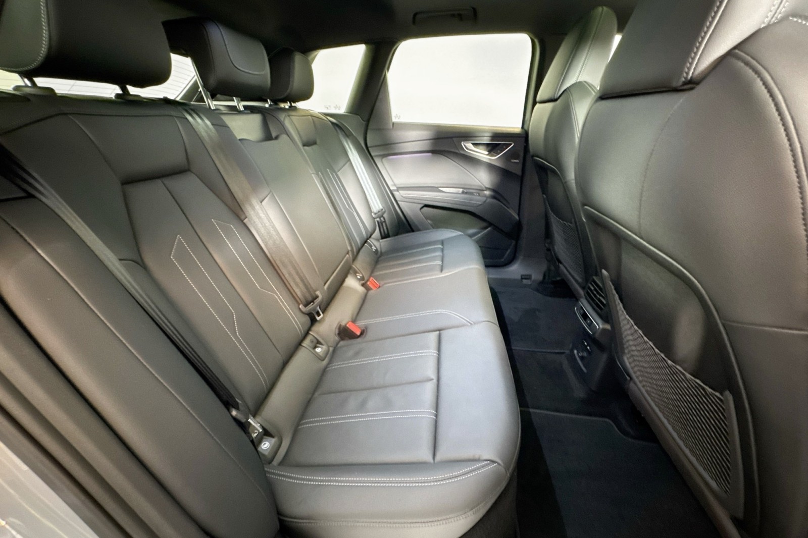 Used 2025 Pebble Gray Audi Premium Plus image 26