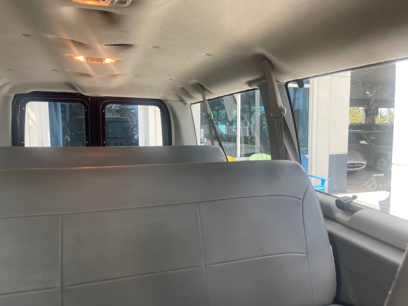 2006 Ford Econoline Wagon XLT 8 PASS LOW MILES 56328 in ,