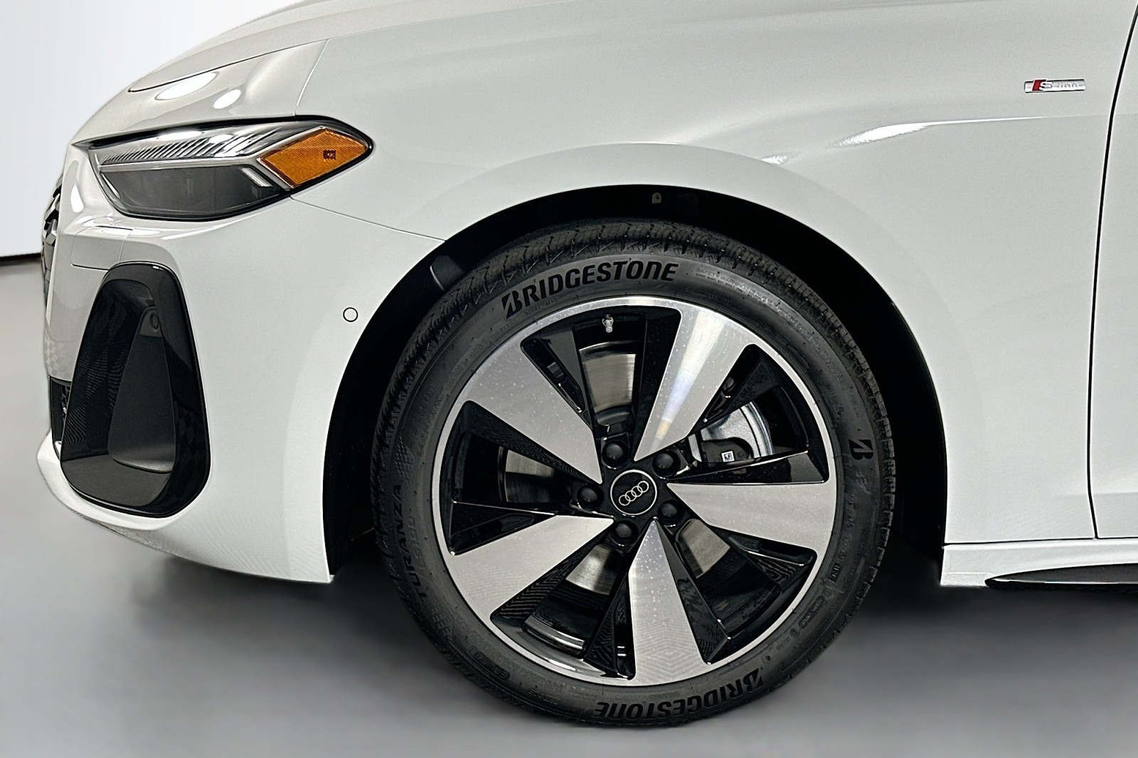 New 2026 Glacier White Metallic Audi Premium Plus image 10