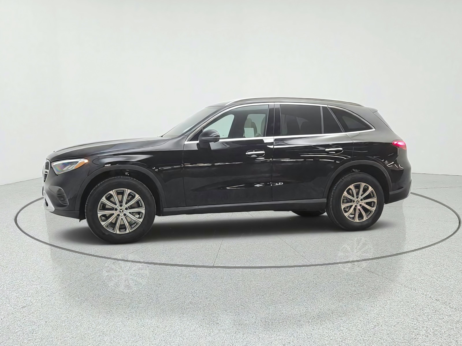 New 2027 Black Mercedes-Benz GLC 300 SUV image 8