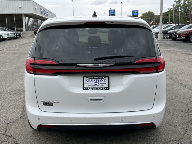 2024 Chrysler Pacifica Touring L 4