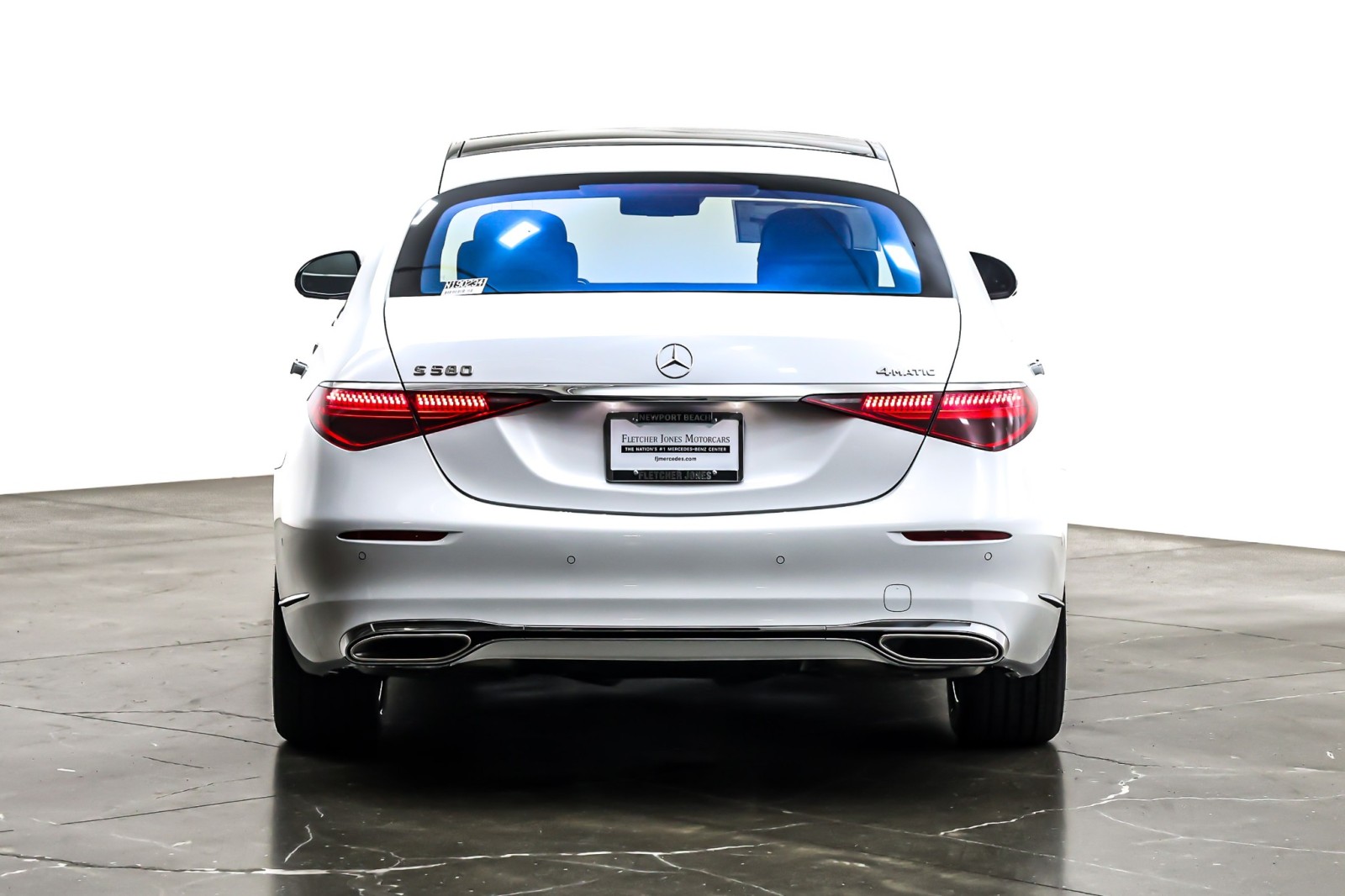 New 2026 MANUFAKTUR Moonlight White Metallic Mercedes-Benz S 580 4MATIC® Sedan image 3