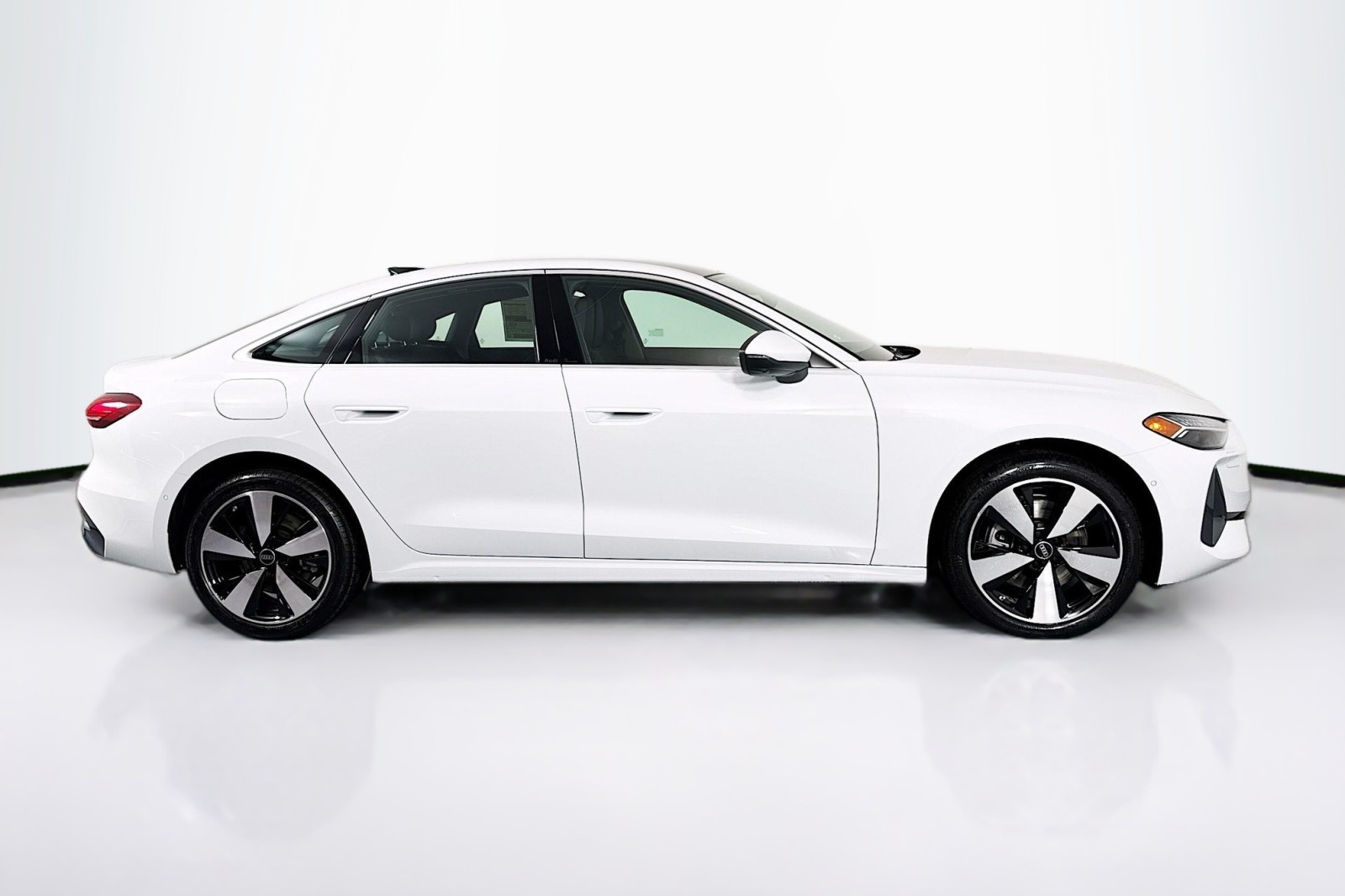 New 2025 Glacier White Metallic Audi Premium Plus 2.0 TFSI quattro image 4