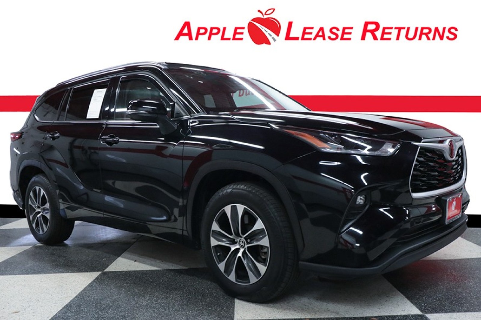 Used Car 2021 Toyota Highlander  Xle For Sale Under $35,000 In Austin, Texas