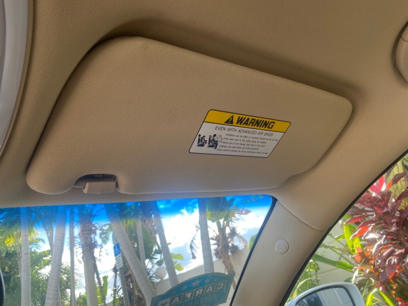 2013 Hyundai Genesis 3.8L LOW MILES 33,576 in , 