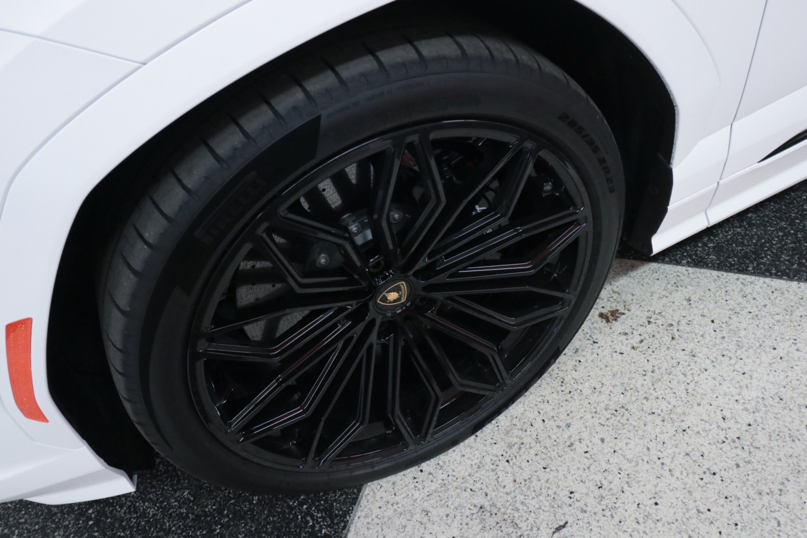 Used Car 2025 Lamborghini Urus  Se For Sale Under $360,000 In Austin, Texas