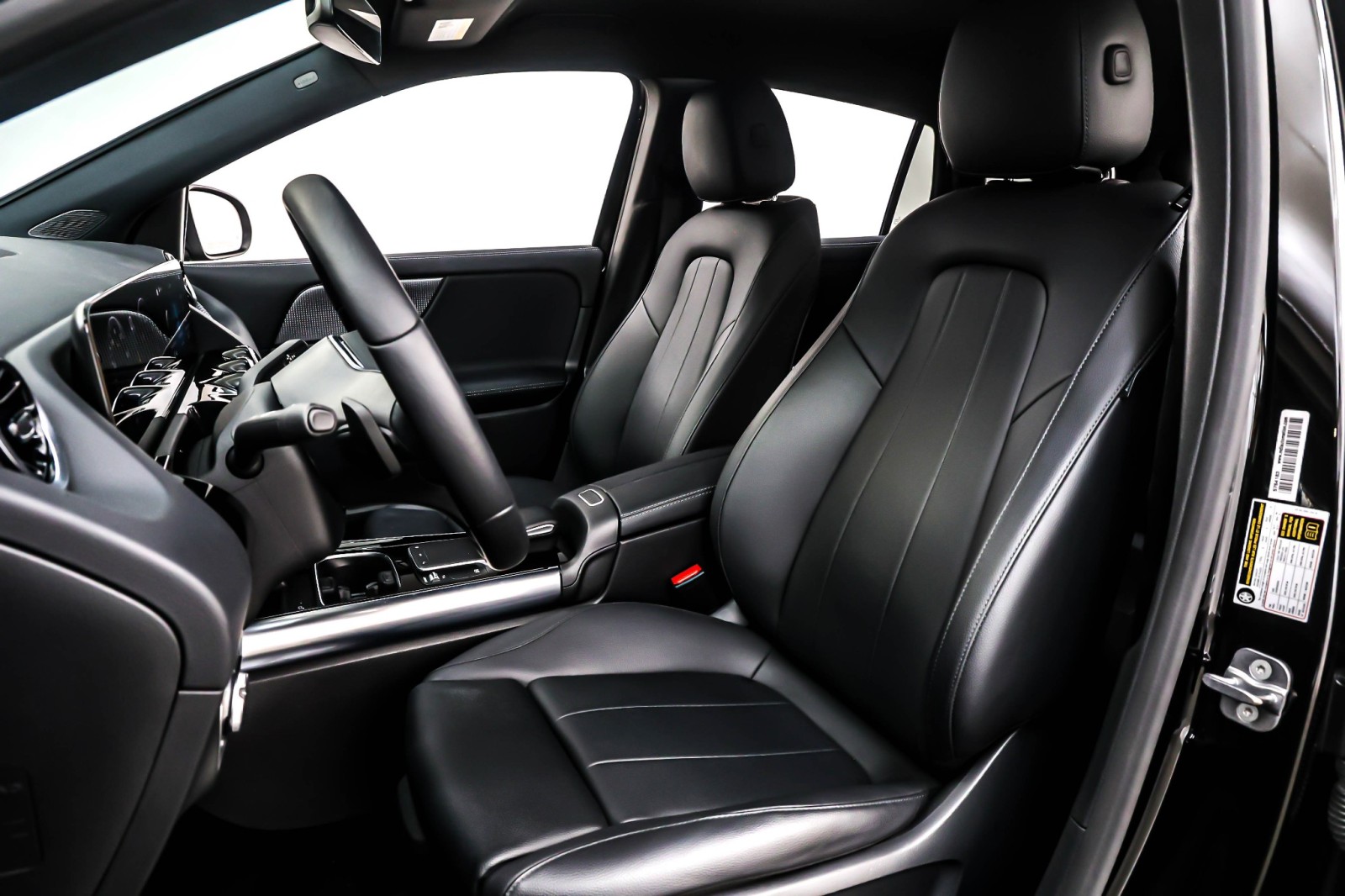 Certified Used 2023 Night Black Mercedes-Benz GLA 250 SUV image 18