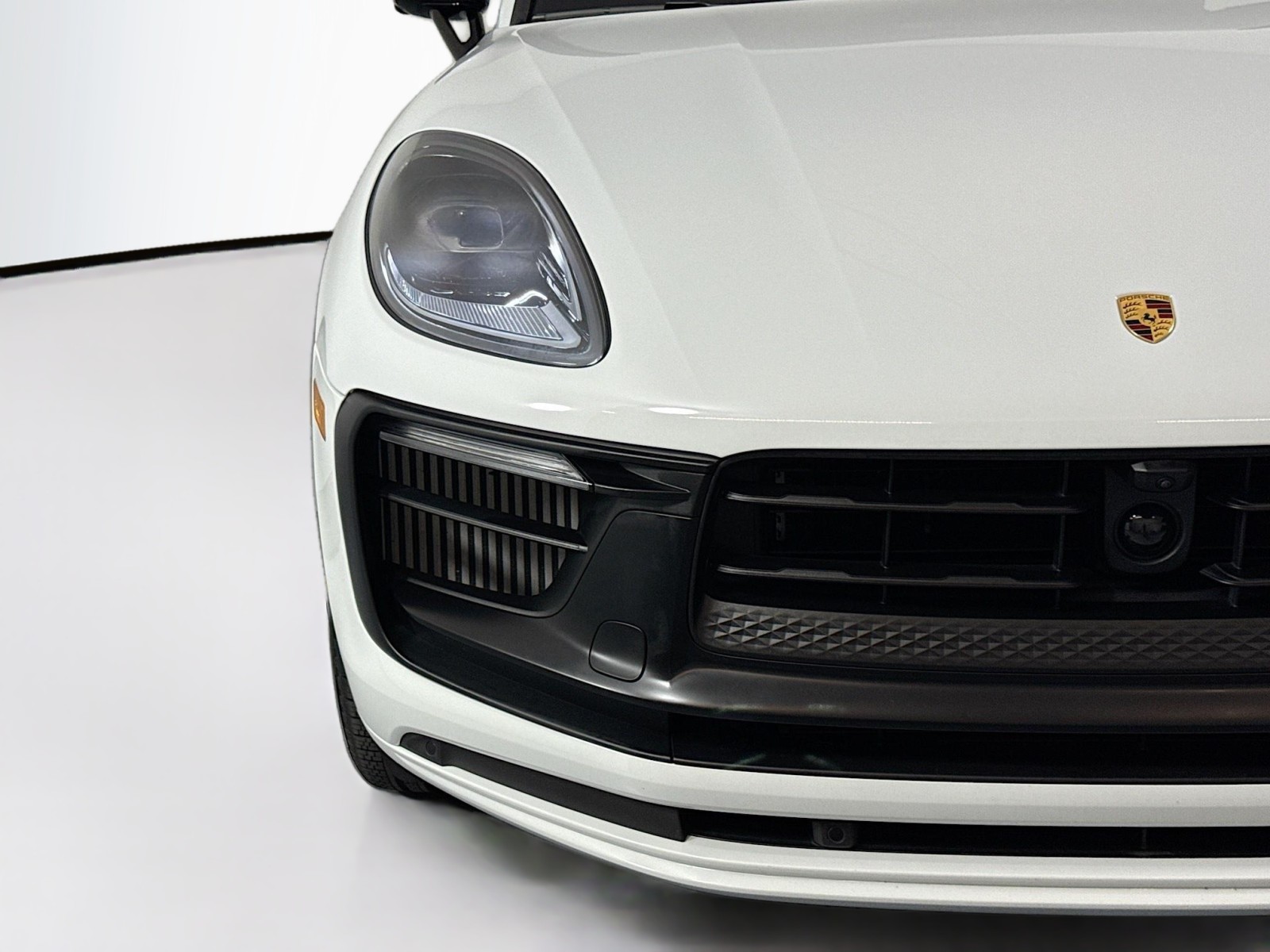 New 2025 Carrara White Metallic Porsche GTS image 27