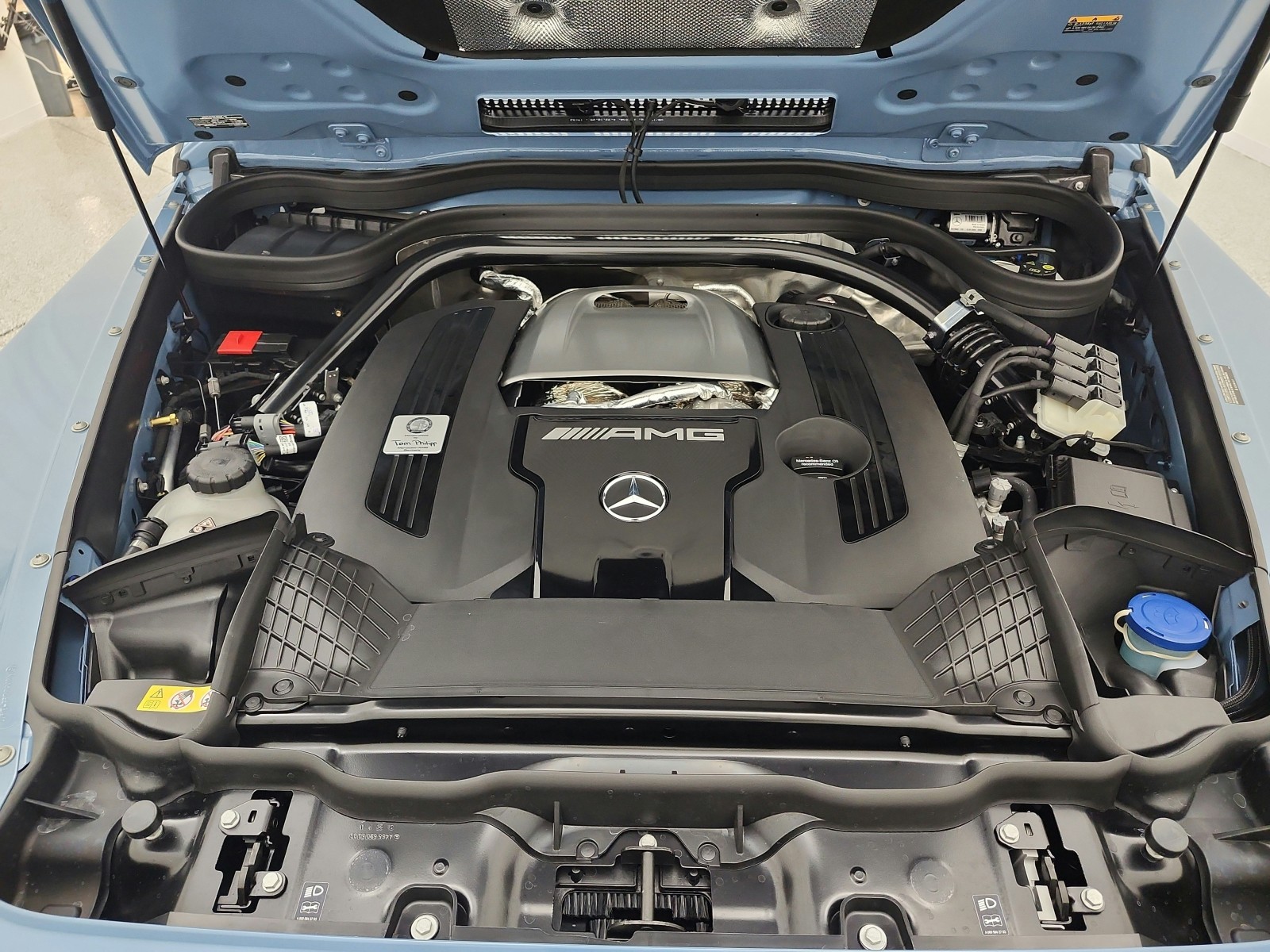 New 2026 MANUFAKTUR Signature China Blue Mercedes-Benz AMG® G 63 image 12