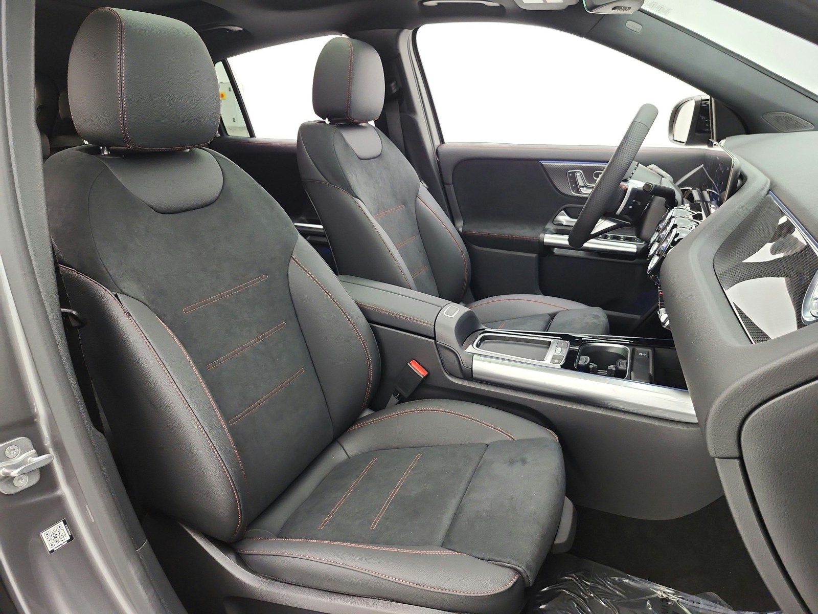 New 2026 Mountain Grey Metallic Mercedes-Benz GLA 250 SUV image 14