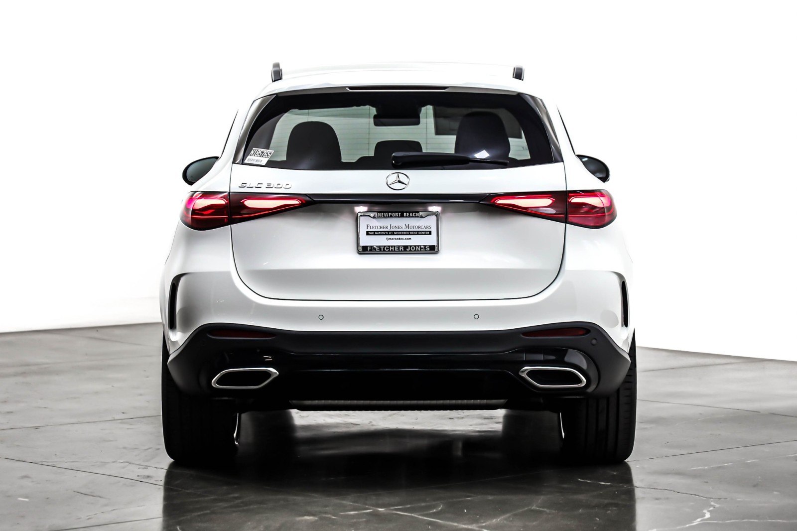 New 2026 Polar White Mercedes-Benz GLC 300 image 3