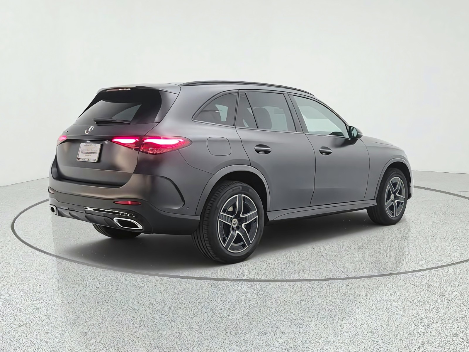 New 2027 MANUFAKTUR Graphite Grey Magno Mercedes-Benz GLC 300 SUV image 5