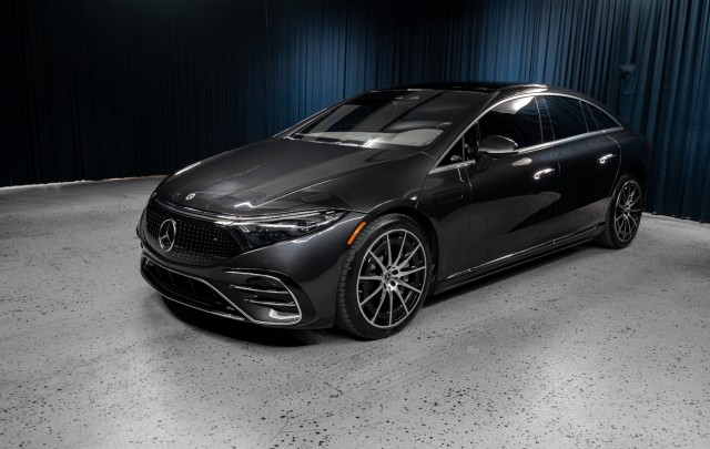 Gray (Graphite Grey Metallic) 2023 Mercedes-Benz EQS 580 4MATIC AWD Sedan All-Wheel Drive Automatic