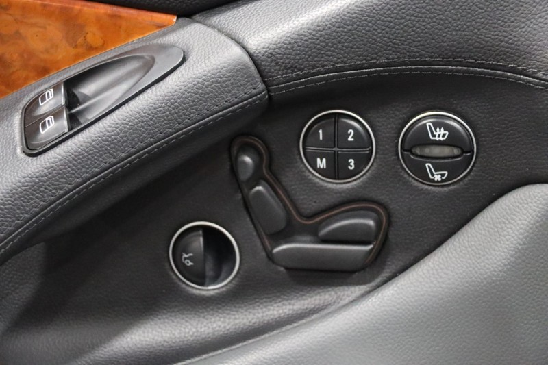 2006 Mercedes-Benz SL500 AMG Sport Pkg 2dr Convertible in , 