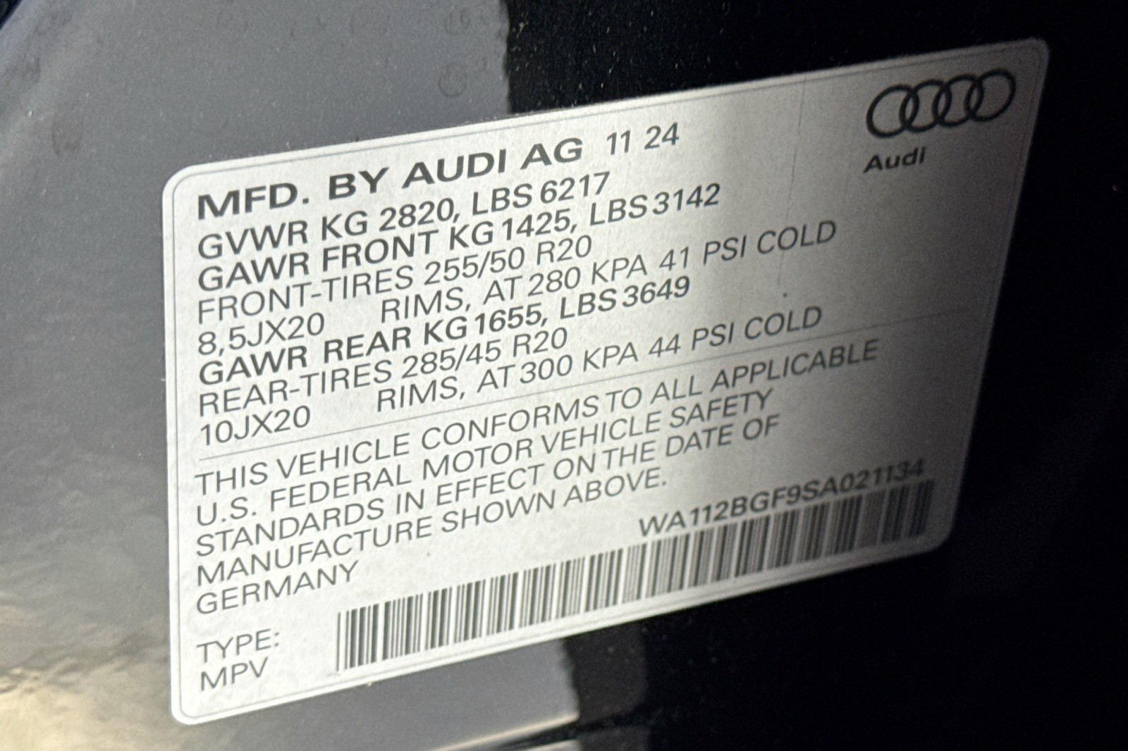 Used 2025 MYTHOS BLACK Audi Premium image 30