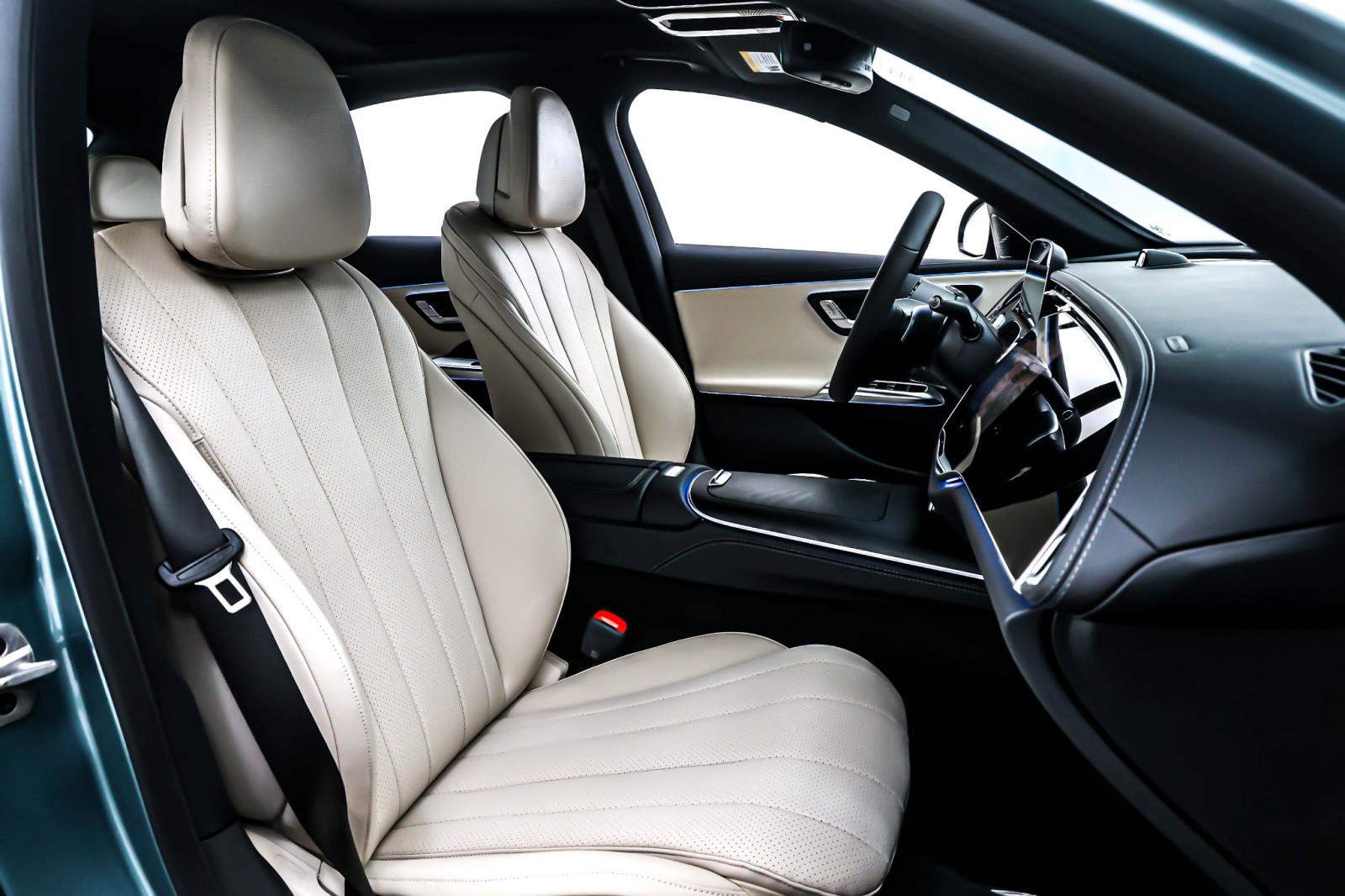 New 2026 Verde Silver Metallic Mercedes-Benz E 350 image 7