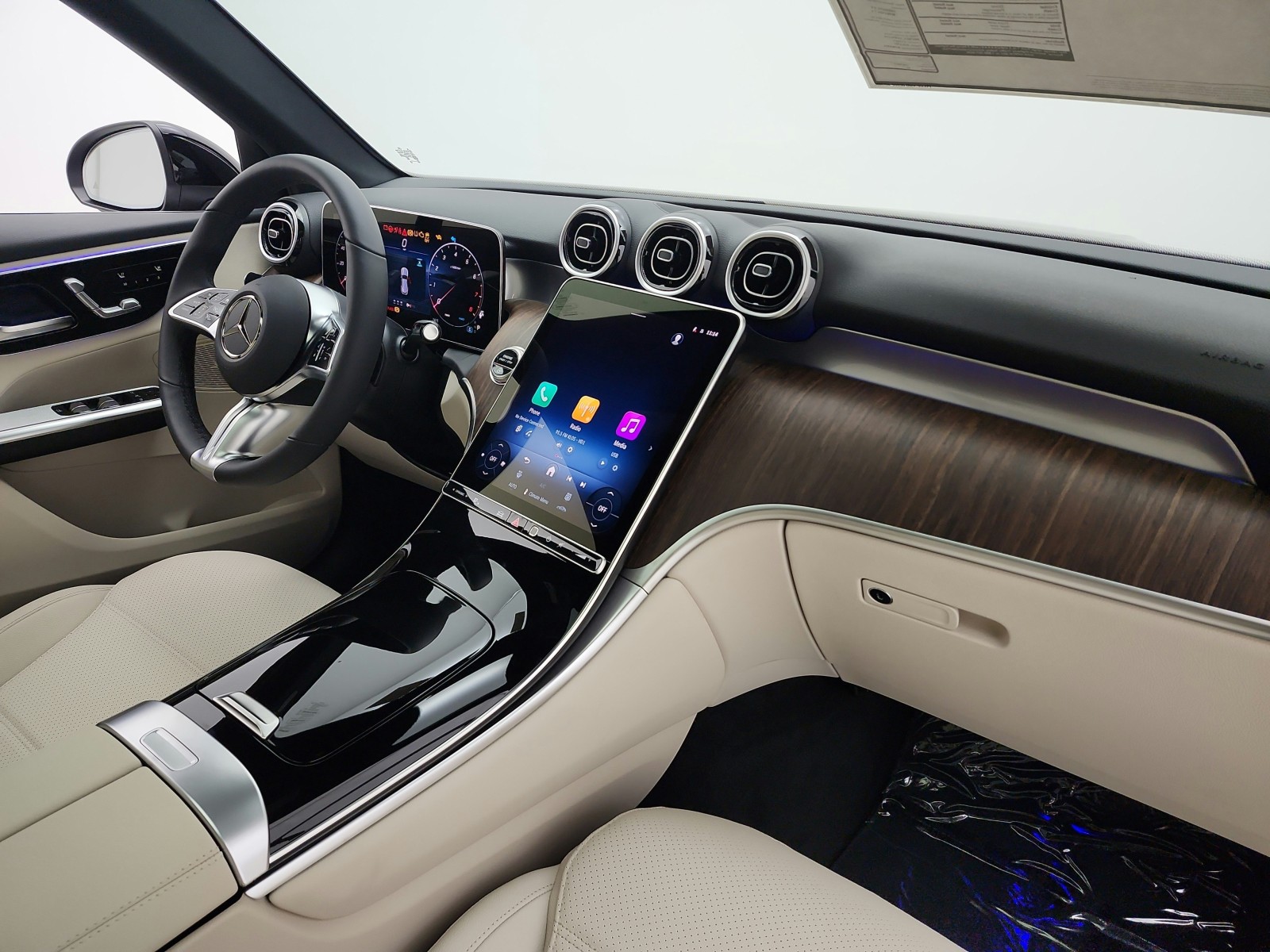 New 2026 Black Mercedes-Benz GLC 300 image 14