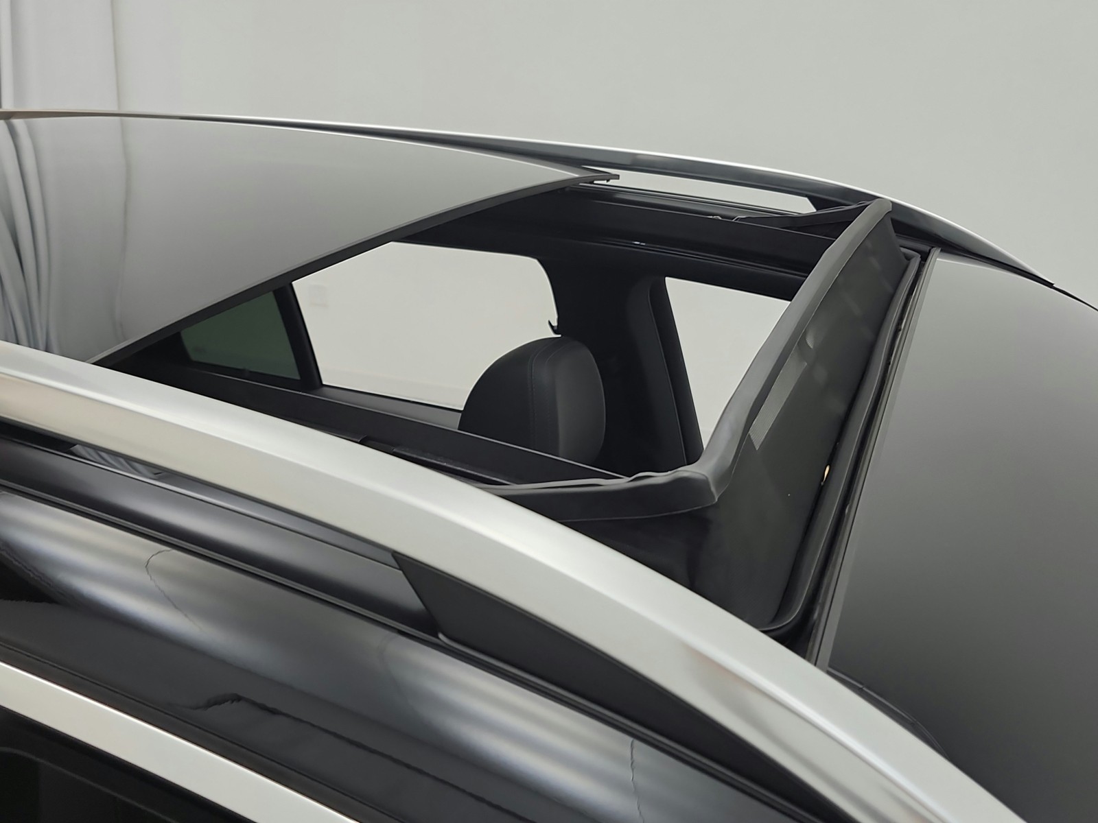 Certified Used 2022 Black Mercedes-Benz GLE 450 4MATIC® SUV image 32