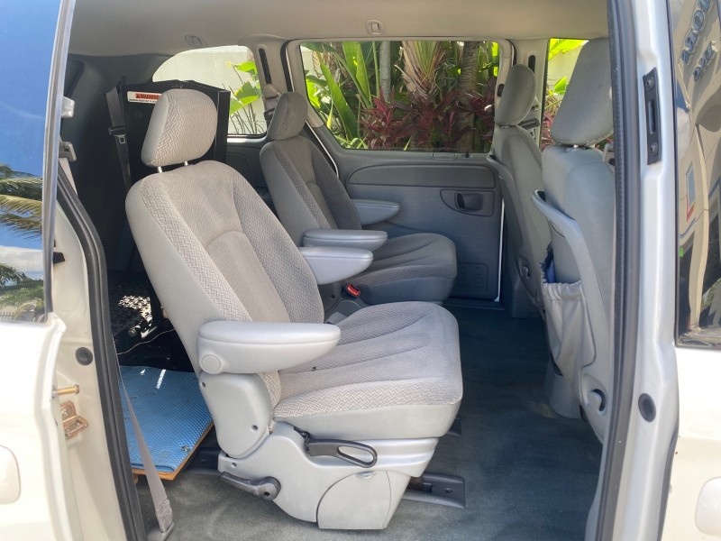 2006 Dodge Caravan SXT LOW MILES 28,367 1 OWNER HANDICAP LIFT in , 