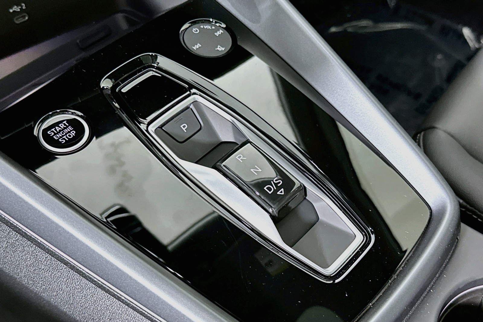 New 2026 Arkona White Audi Premium image 7