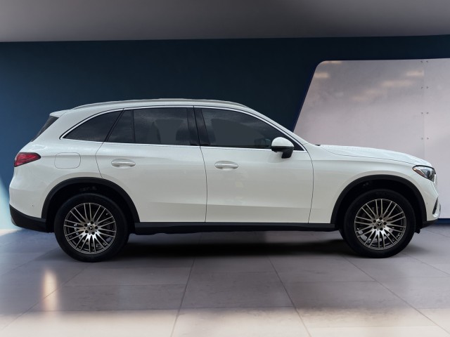 2025 Mercedes-Benz GLC GLC 300 6