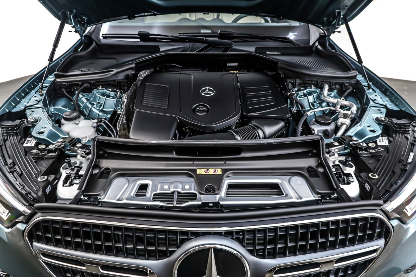 New 2026 Verde Silver Metallic Mercedes-Benz GLC 300 image 11