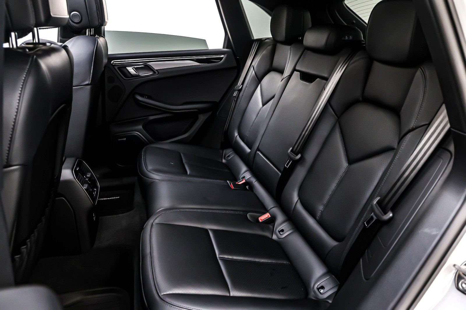 Used 2024 Chalk Porsche S AWD image 8